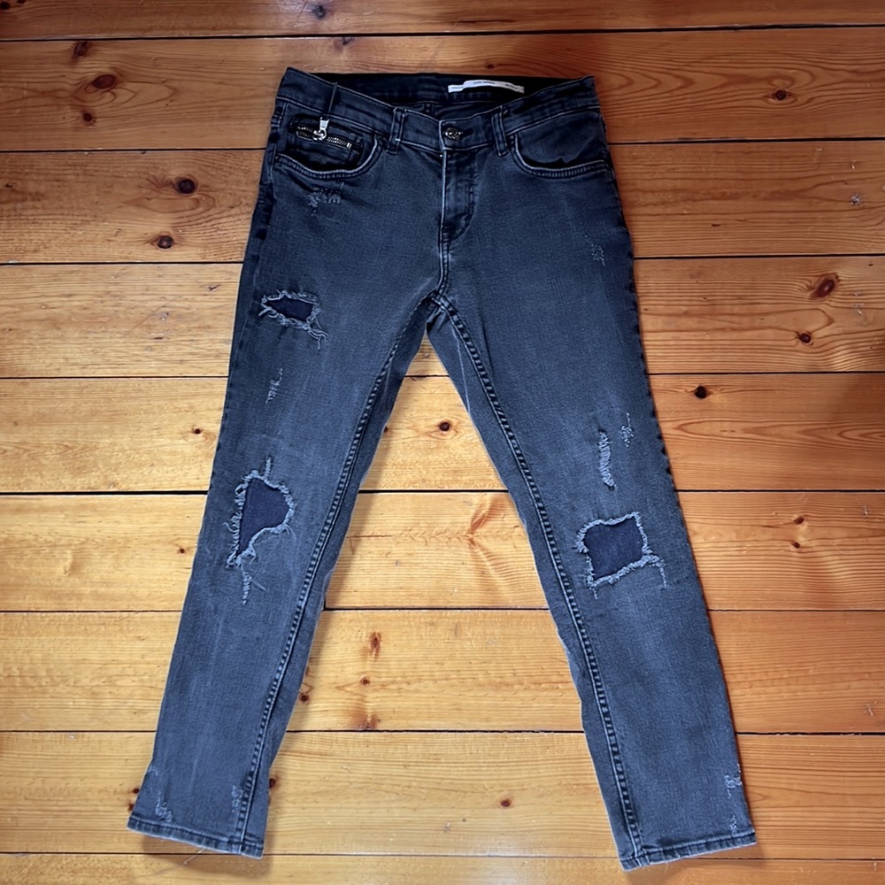 Zara Women’s Distressed Black Ankle Length Straight Super Low Rise Size 25.